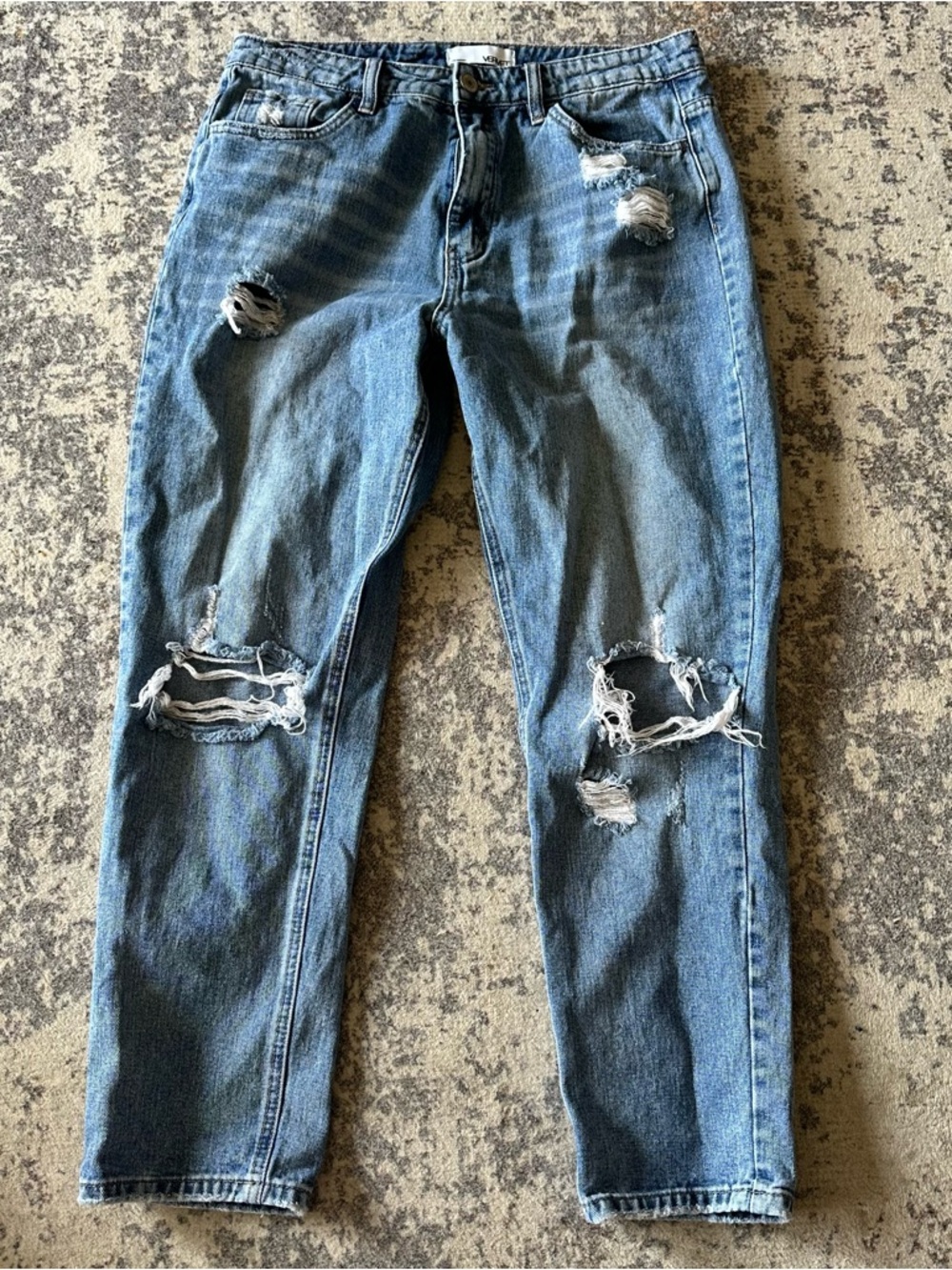 EUC Vervet Straight Leg Distressed Jeans--sz 30